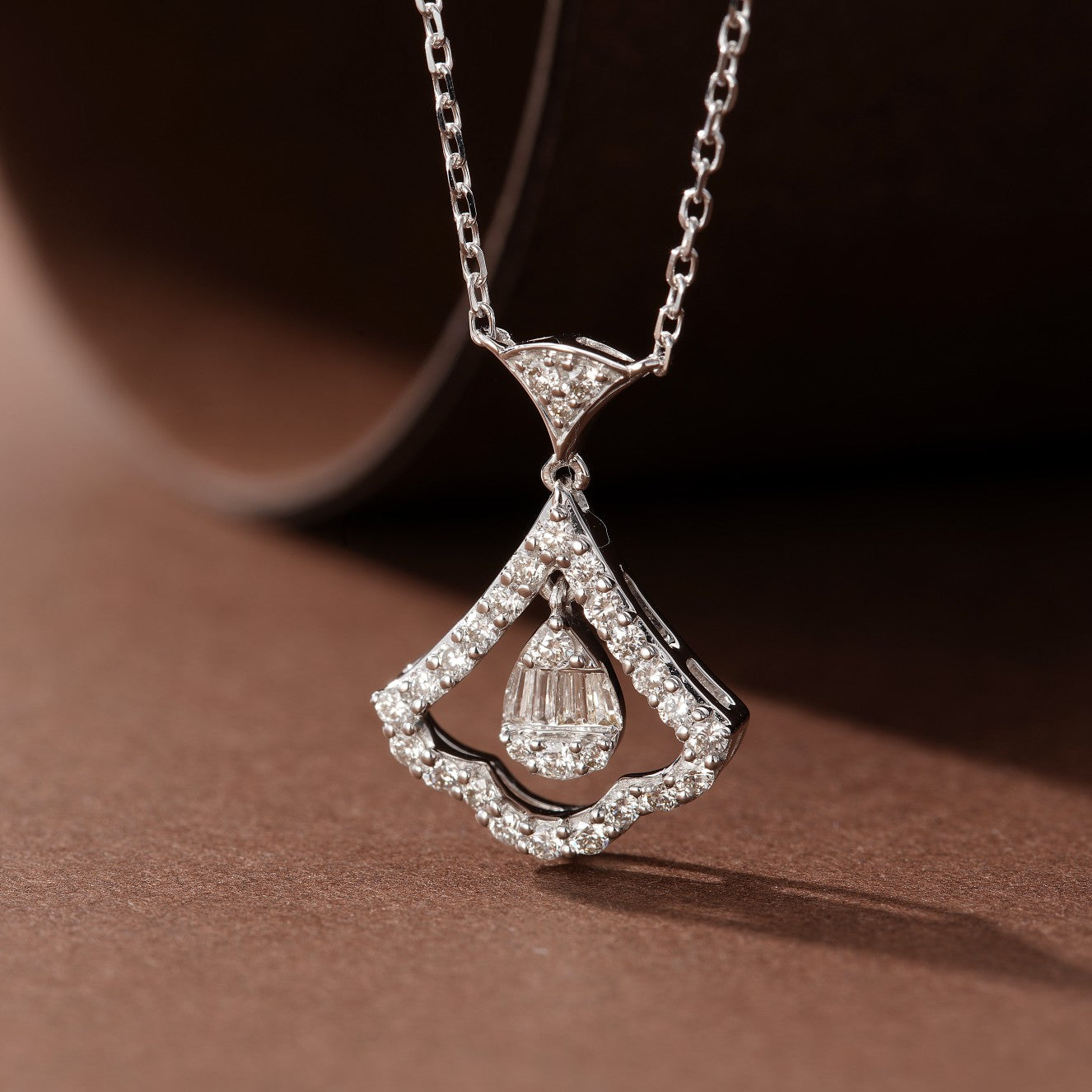 Exquisite Water Drop Pendant Necklace in Jewelry Collection - White Diamond Pendant