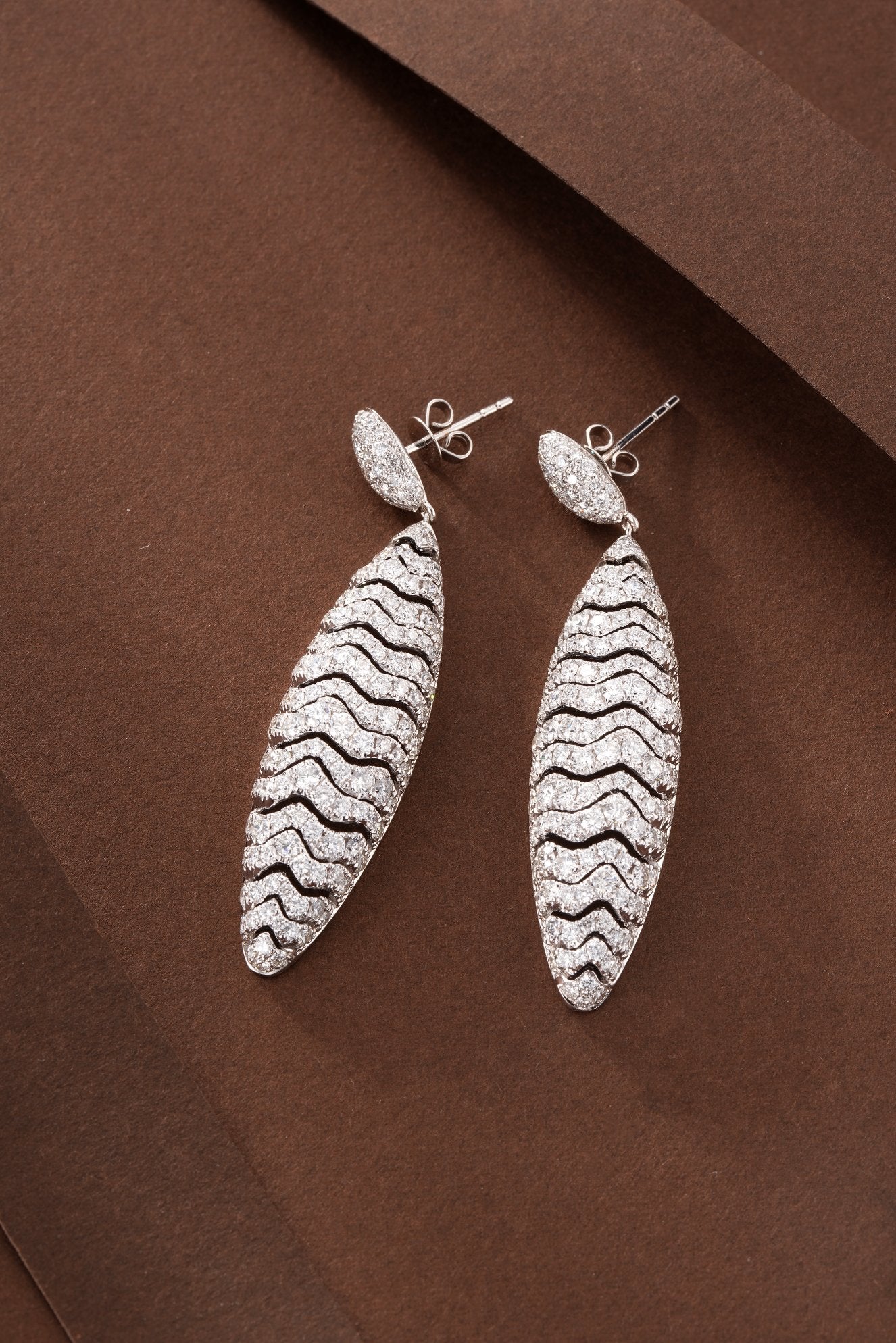 Exquisite Wave Earrings - Sparkling Diamond Jewelry - Jeweler.Jewelry