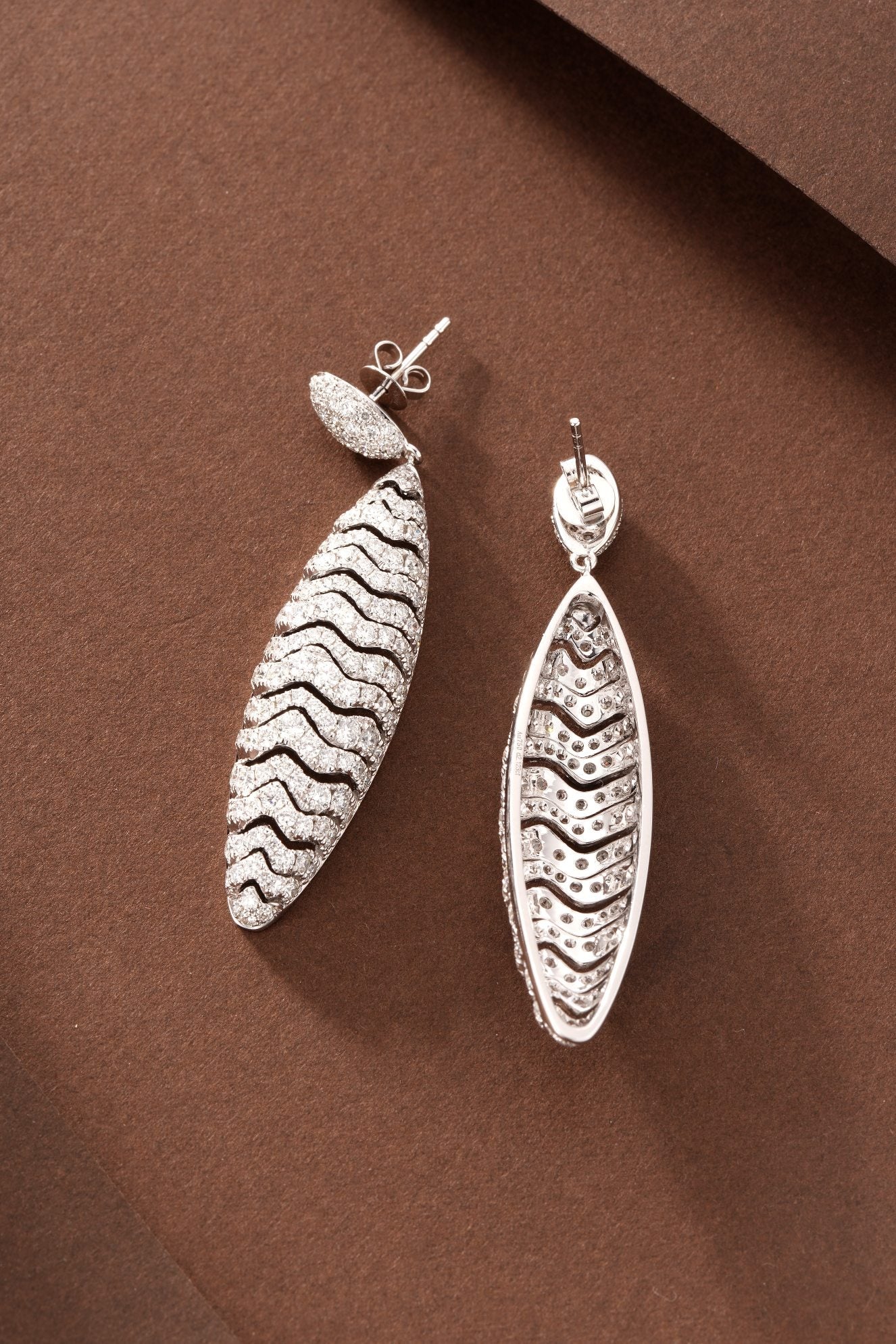 Exquisite Wave Earrings - Sparkling Diamond Jewelry - Jeweler.Jewelry