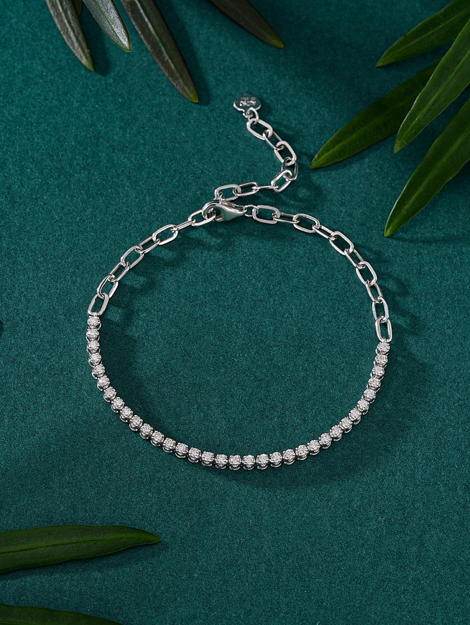 Four-Claw Round Diamond Bracelet - Luxury Jewelry Piece - White Diamond Bracelet