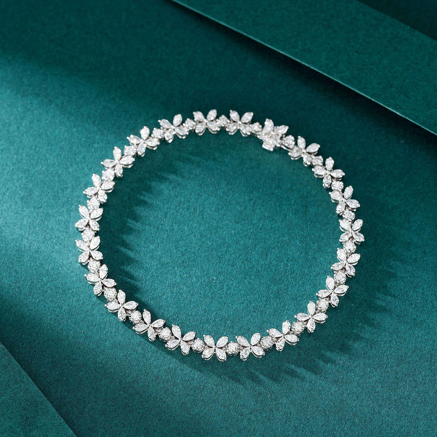 Four-Leaf Clover Bracelet: Enchanting Jewelry Collection - White Diamond Bracelet