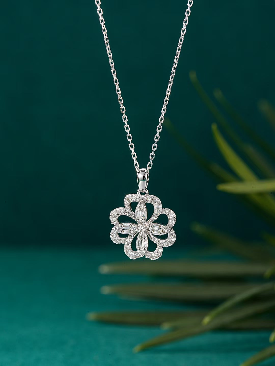 Four-Leaf Clover Pendant Jewelry with Sparkling Stones - White Diamond Pendant