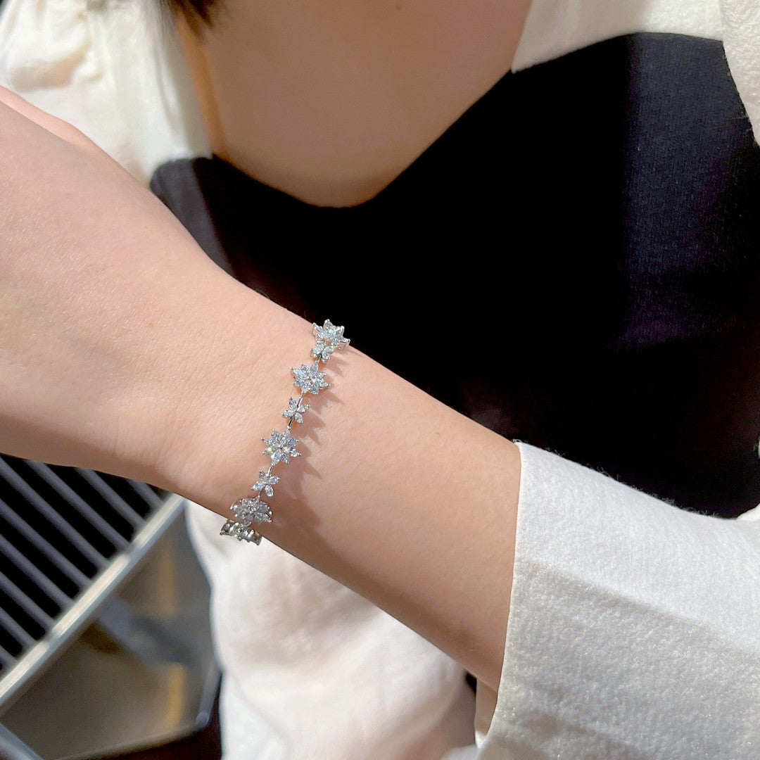 Four-Leaf Clover Snowflake Bracelet - Premium Jewelry Collection - White Diamond Bracelet