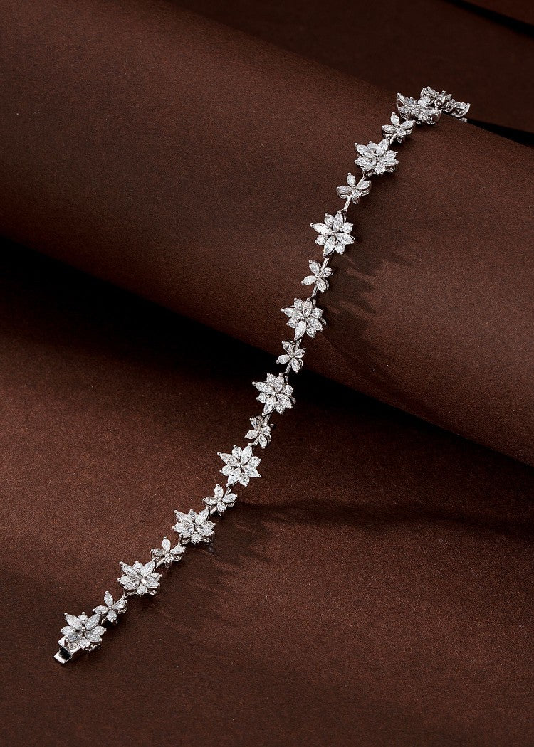 Four-Leaf Clover Snowflake Bracelet - Premium Jewelry Collection - White Diamond Bracelet