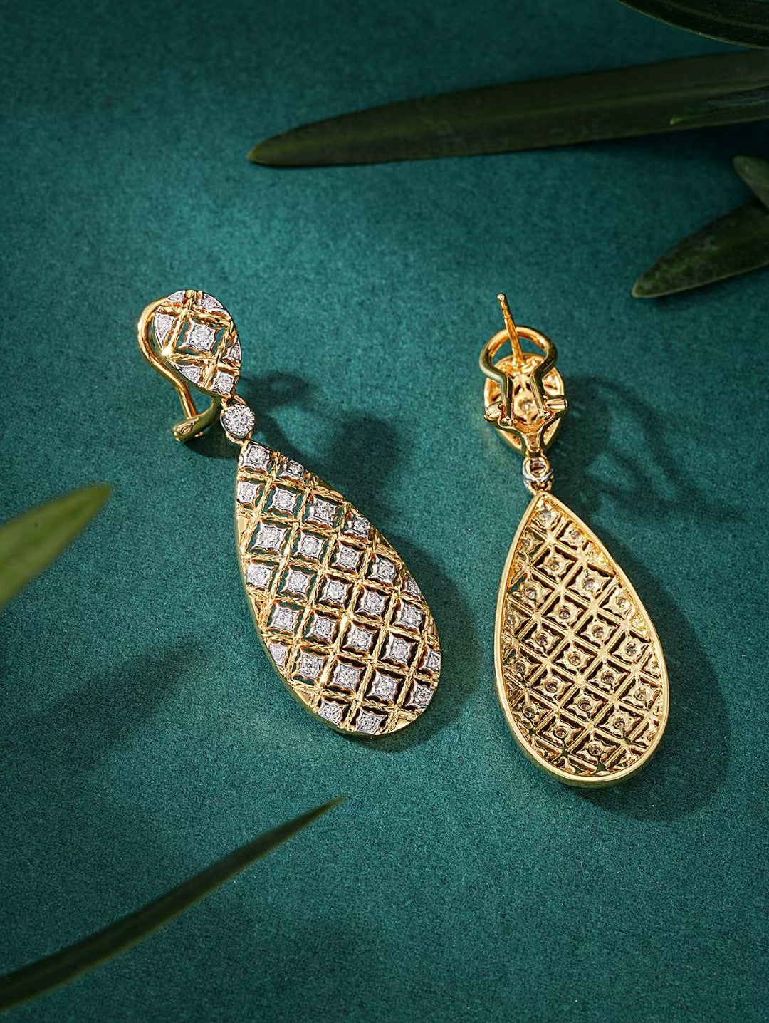 Glamorous Pineapple Earrings Jewelry - A Sparkling Gem Awaits - Jeweler.Jewelry