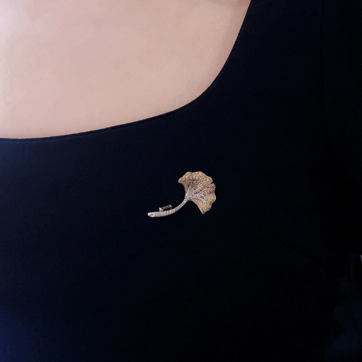 Golden Ginkgo Leaf Brooch - Elegant Jewelry Piece - Brooch