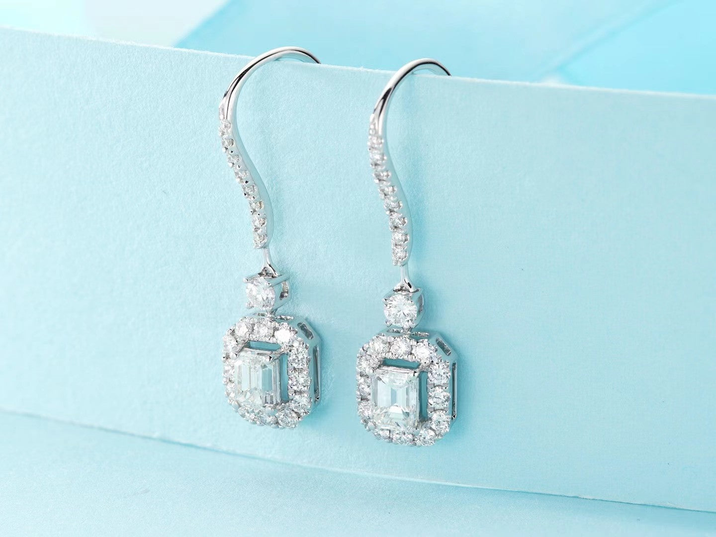 Grandmother Diamond Earrings - Enchanting Jewelry Piece - Jeweler.Jewelry