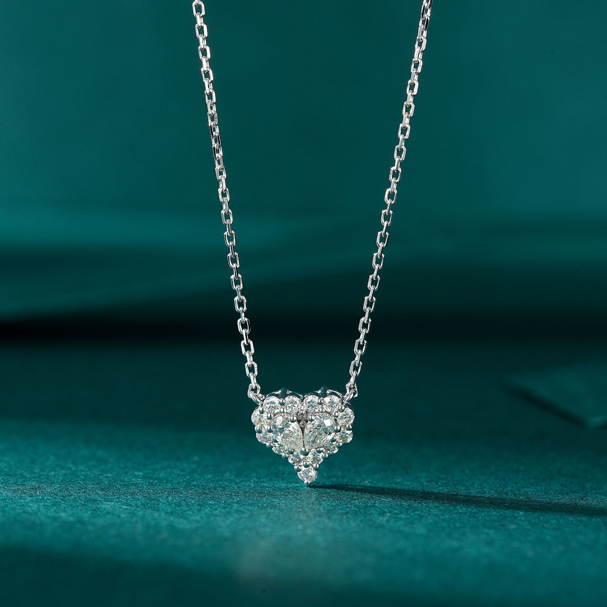 Heart-shaped Pendant with Diamond and Drop Design - Exquisite Jewelry - White Diamond Pendant