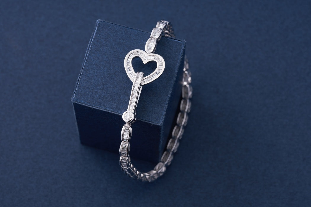 Heart-Shaped Trapezoid Bracelet - Premium Jewelry Collection - White Diamond Bracelet