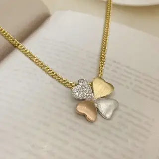 Elegant 18K Gold Diamond Four-Leaf Clover Pendant: A Blend of Minimalist Luxury and European Chic