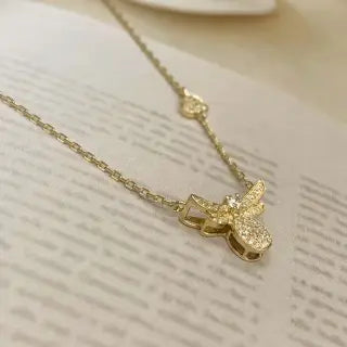 Elevate Your Style with 18k Gold Diamond Bee Necklace: A Blend of Minimalist Luxury and Bold Elegance