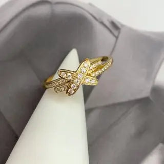 Elevate Your Style with Japanese Minimalist Luxury: 18K Gold Diamond Ring with Flip Design