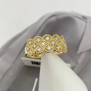 Elegant Japanese Minimalist Luxury Diamond Ring: 18K Gold with Flipping Design