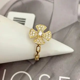 Elegant Japanese Minimalist Luxury Diamond Ring: 18K Gold with Flipping Design