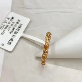 Elegant Japanese Minimalist Luxury Diamond Ring: 18K Gold Flip Design for Timeless Elegance **Article:** In the world