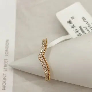 Elegant Japanese Minimalist Luxury Diamond Ring: 18K Gold Flip Design for Timeless Elegance **Article:** In the world