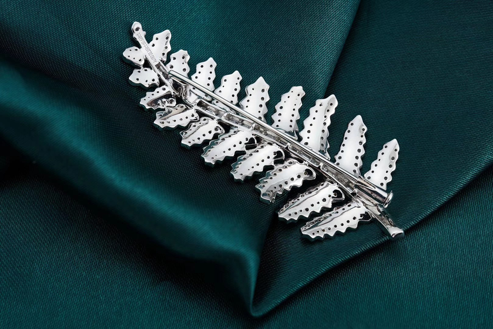 Leaf Brooch Jewelry with Diamond Accent - A Unique Piece for Elegant Attire - Brooch