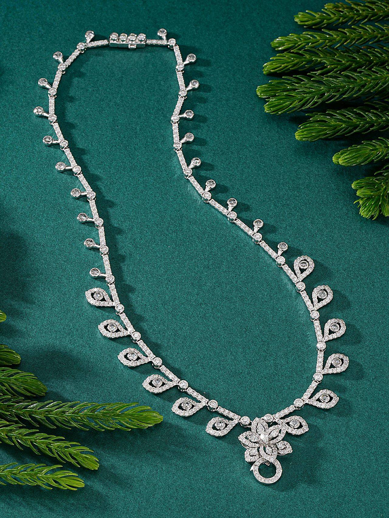 Leaf Pendant Necklace with Diamond – Exquisite Jewelry Piece - Universal Chain