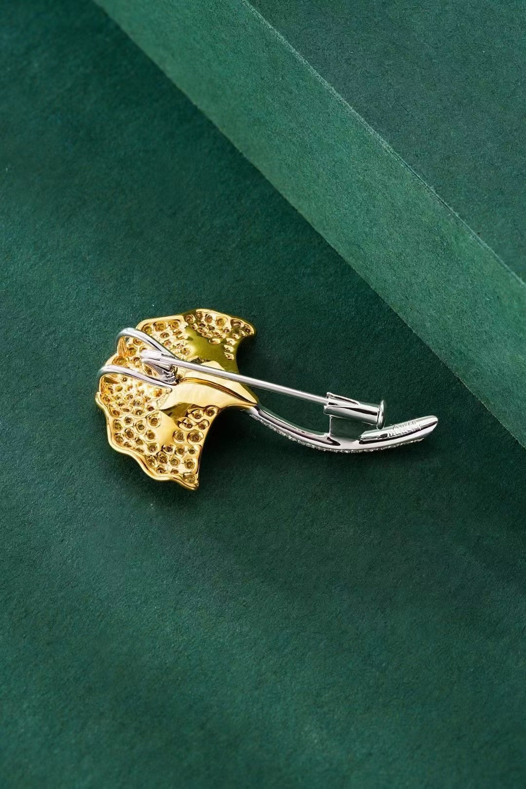 Lotus Leaf Brooch: A Unique and Elegant Jewelry Piece - Brooch