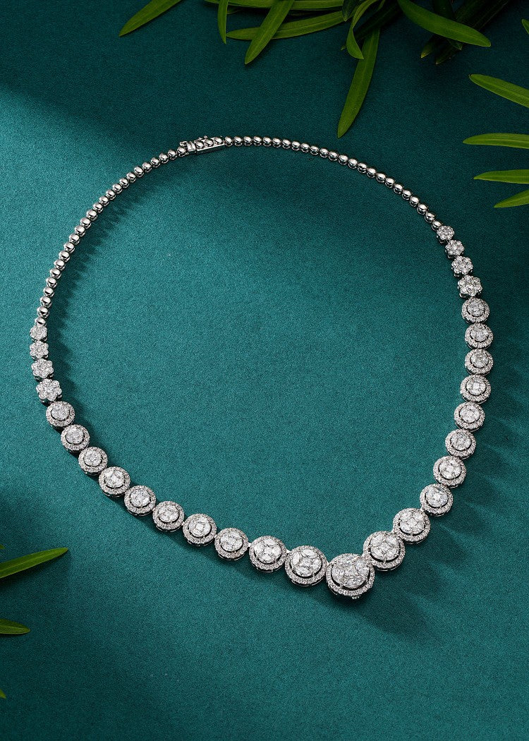 Luxurious Diamond and Coin Pendant Necklace - Exclusive Jewelry - Universal Chain