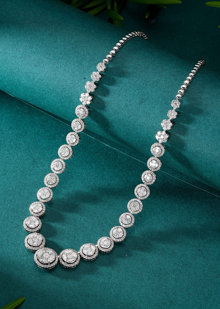 Luxurious Diamond and Coin Pendant Necklace - Exclusive Jewelry - Universal Chain