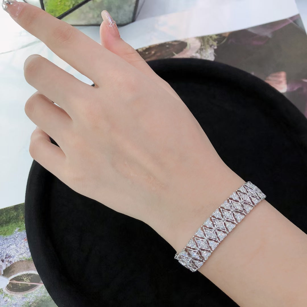 Luxurious Diamond Bracelet - Unique Jewelry Piece - White Diamond Bracelet