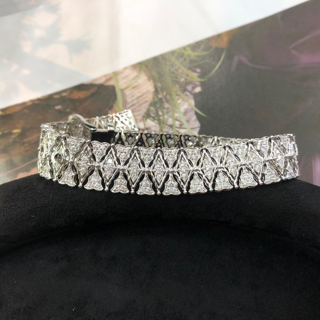 Luxurious Diamond Bracelet - Unique Jewelry Piece - White Diamond Bracelet