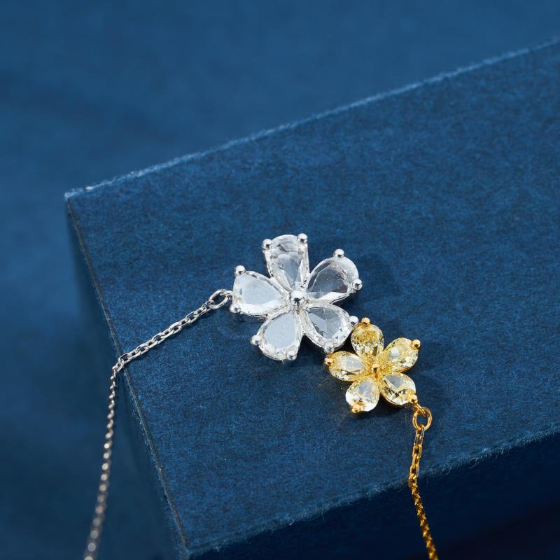 Luxurious Diamond Five-Flower Pendant Jewelry - Yellow Diamond Pendant