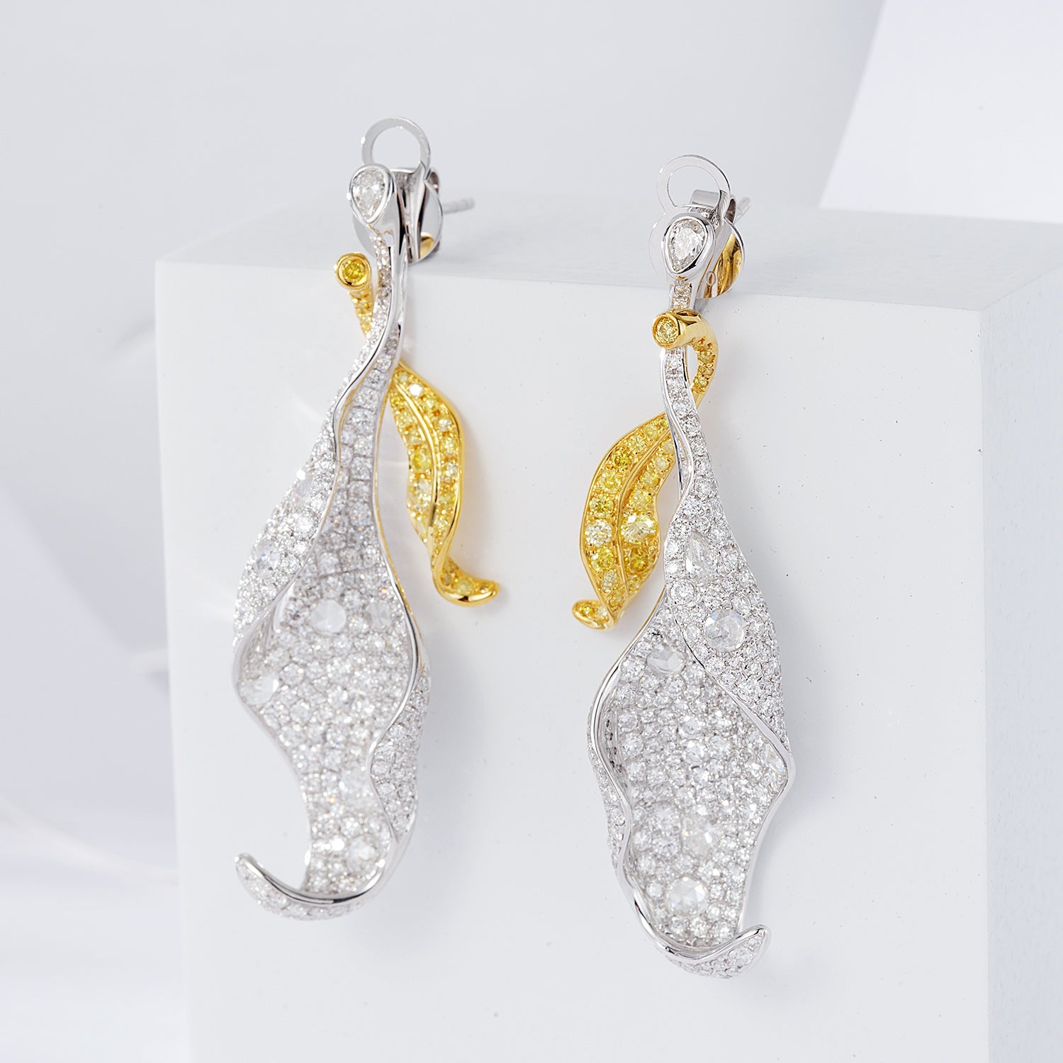 Luxurious Diamond Leaf Earrings - A Sparkling Jewelry Piece Jeweler.Jewelry