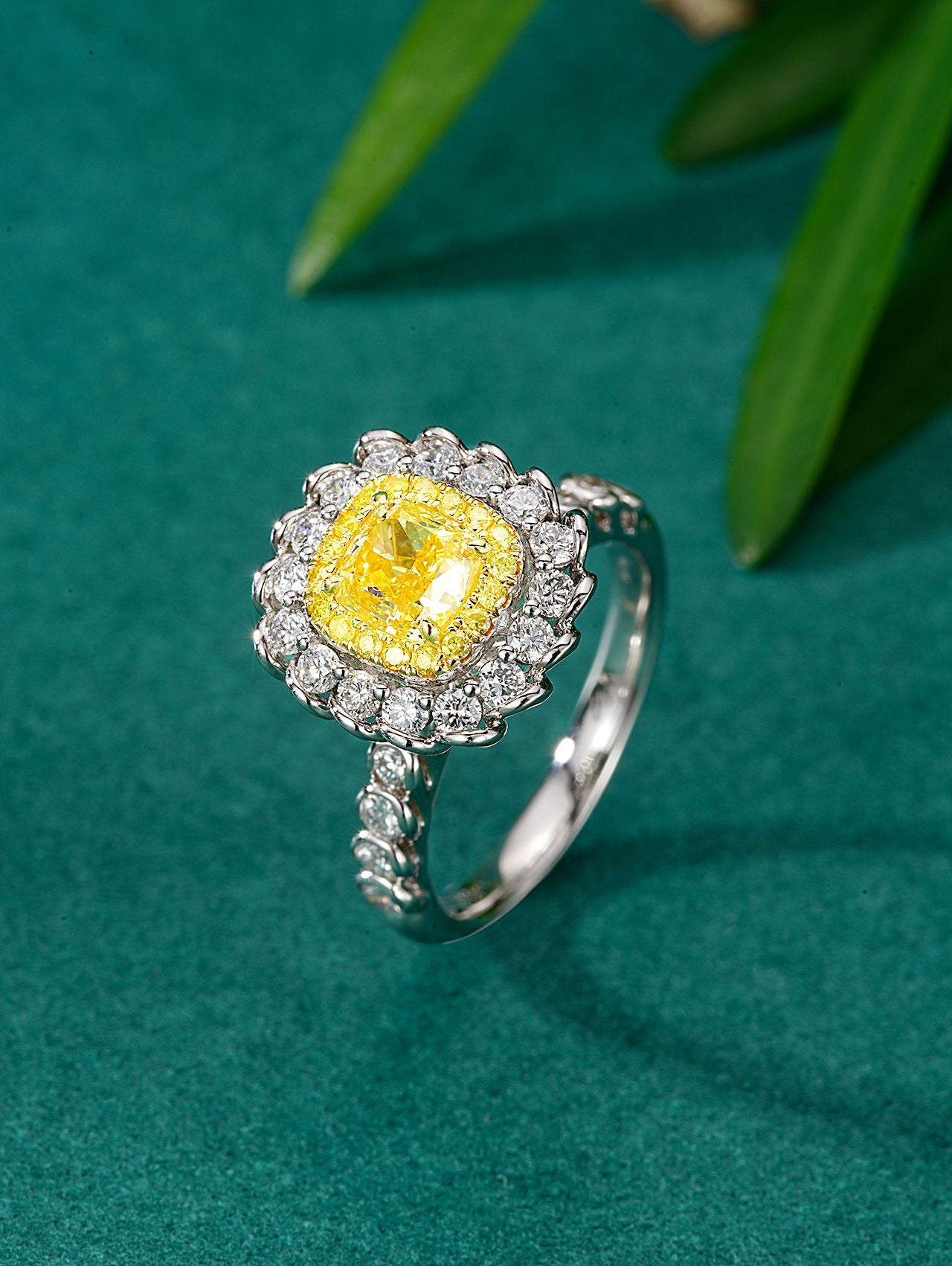 Luxurious Diamond Ring with Cushion-Cut Design - Premium Jewelry Jeweler.Jewelry