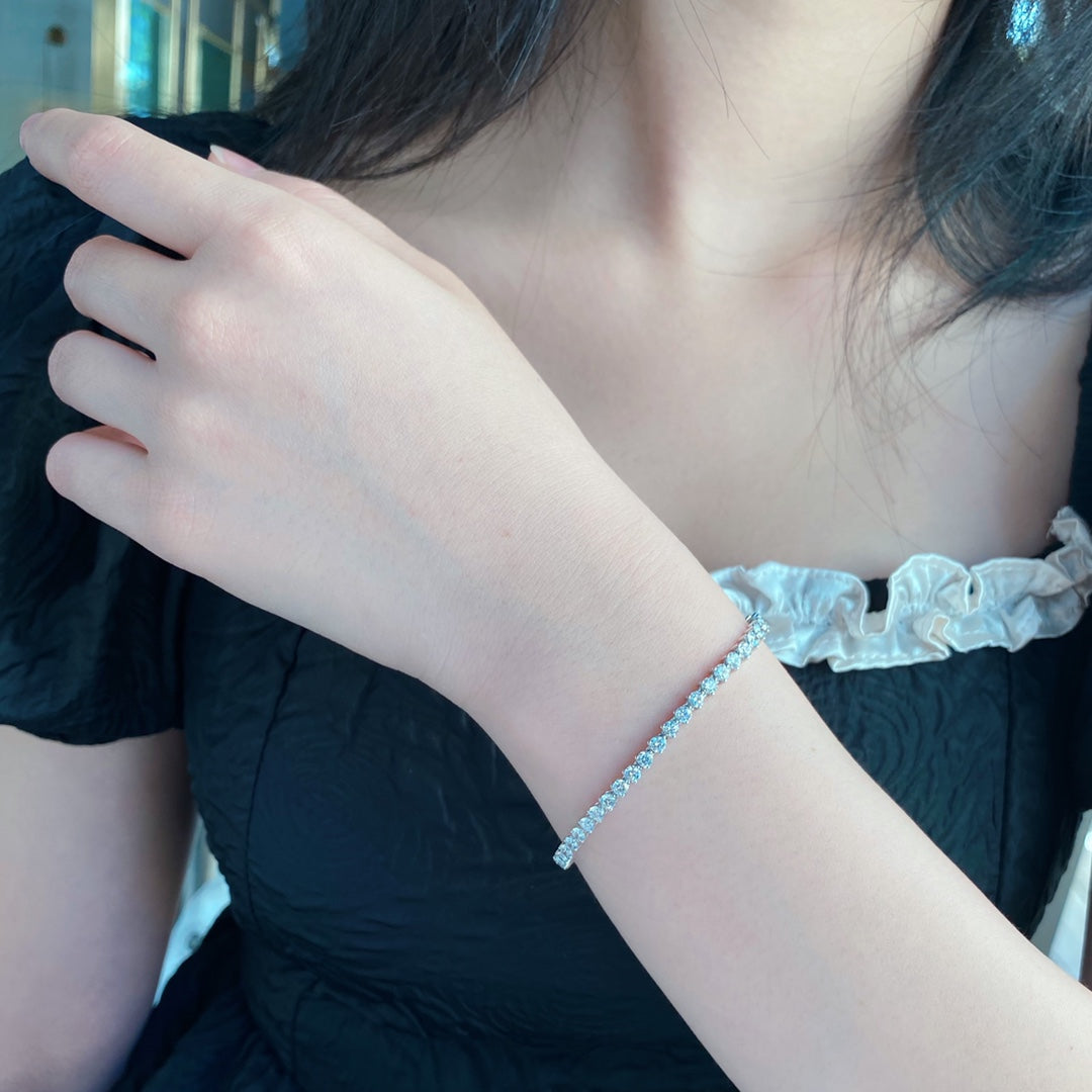 Luxurious Diamond Three-Claw Bracelet | Premium Jewelry Collection - White Diamond Bracelet