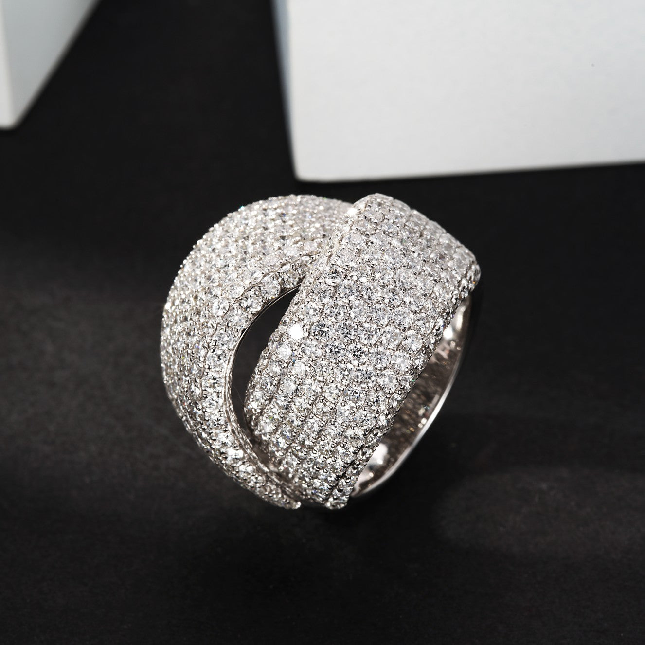 Luxurious Full-Cut Round Diamond Crossover Ring - Premium Jewelry - White Diamond Ring