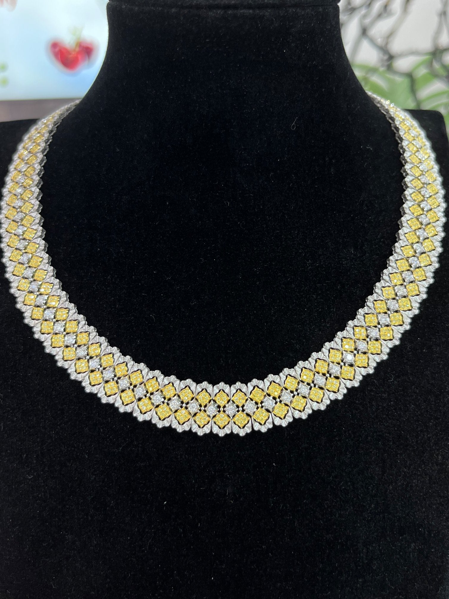 Luxurious Full-Pavé Yellow Diamond Pendant Set - Exclusive Jewelry - White Diamond Necklace