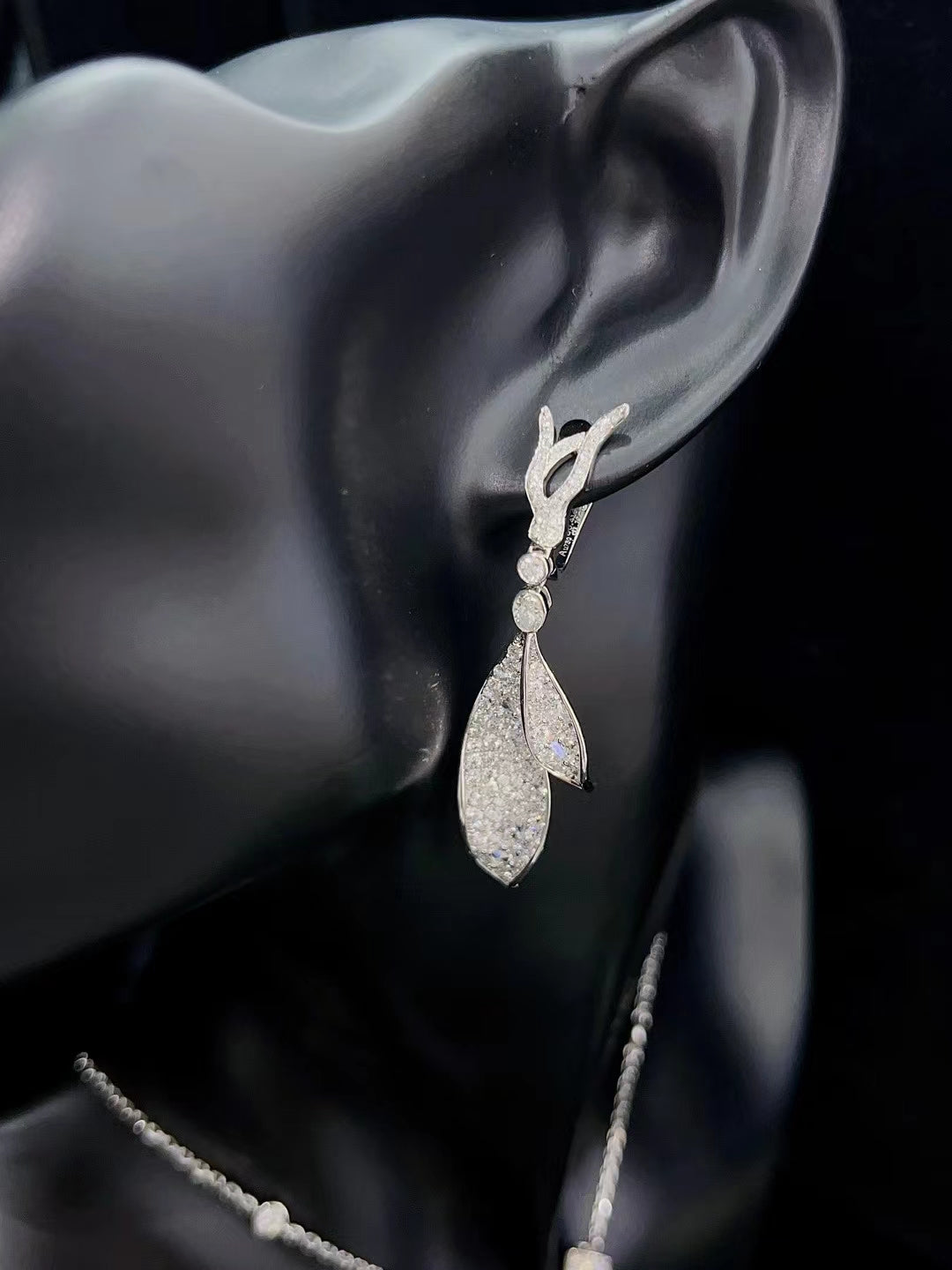 Luxurious Leaf Jewelry Set – A Sparkling Embrace of Nature’s Elegance - White Diamond Set System