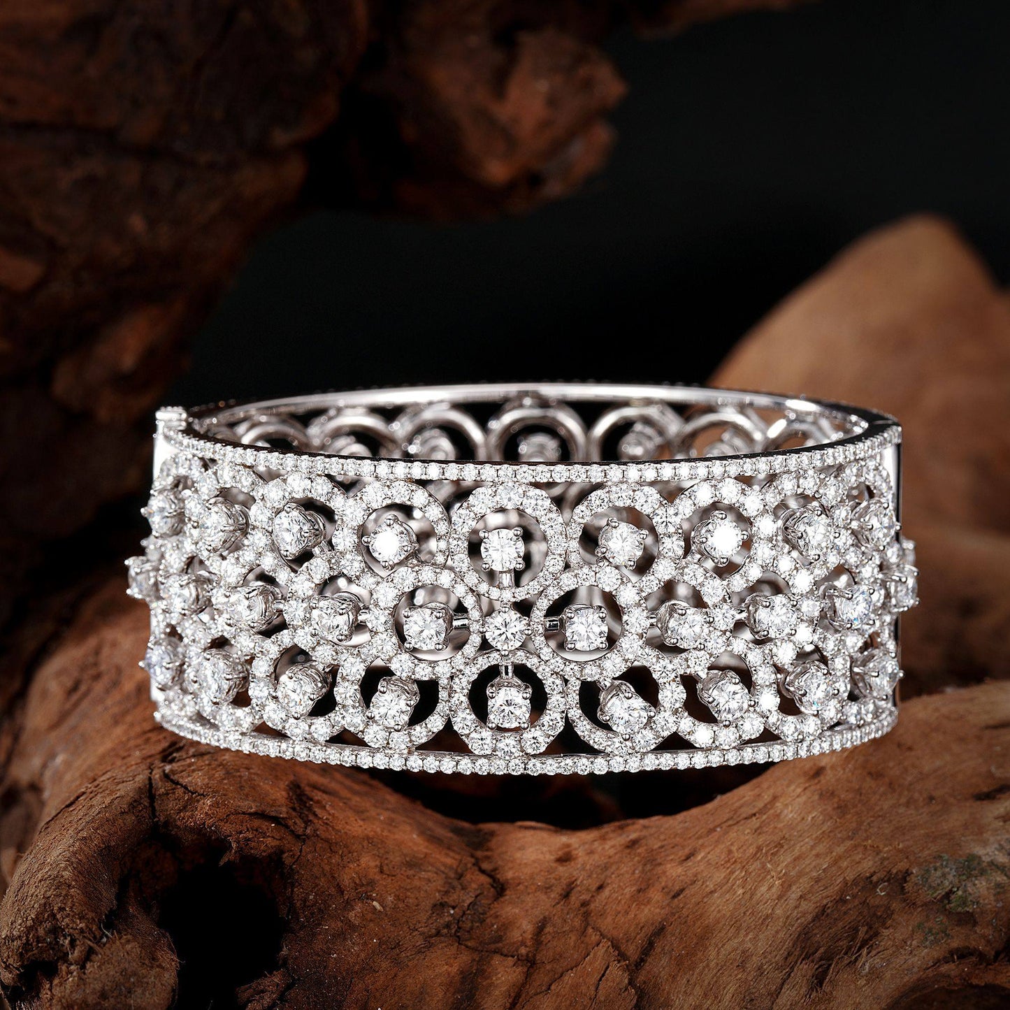 Luxurious Round Diamond Bracelet - Premium Jewelry Piece - White Diamond Bracelet