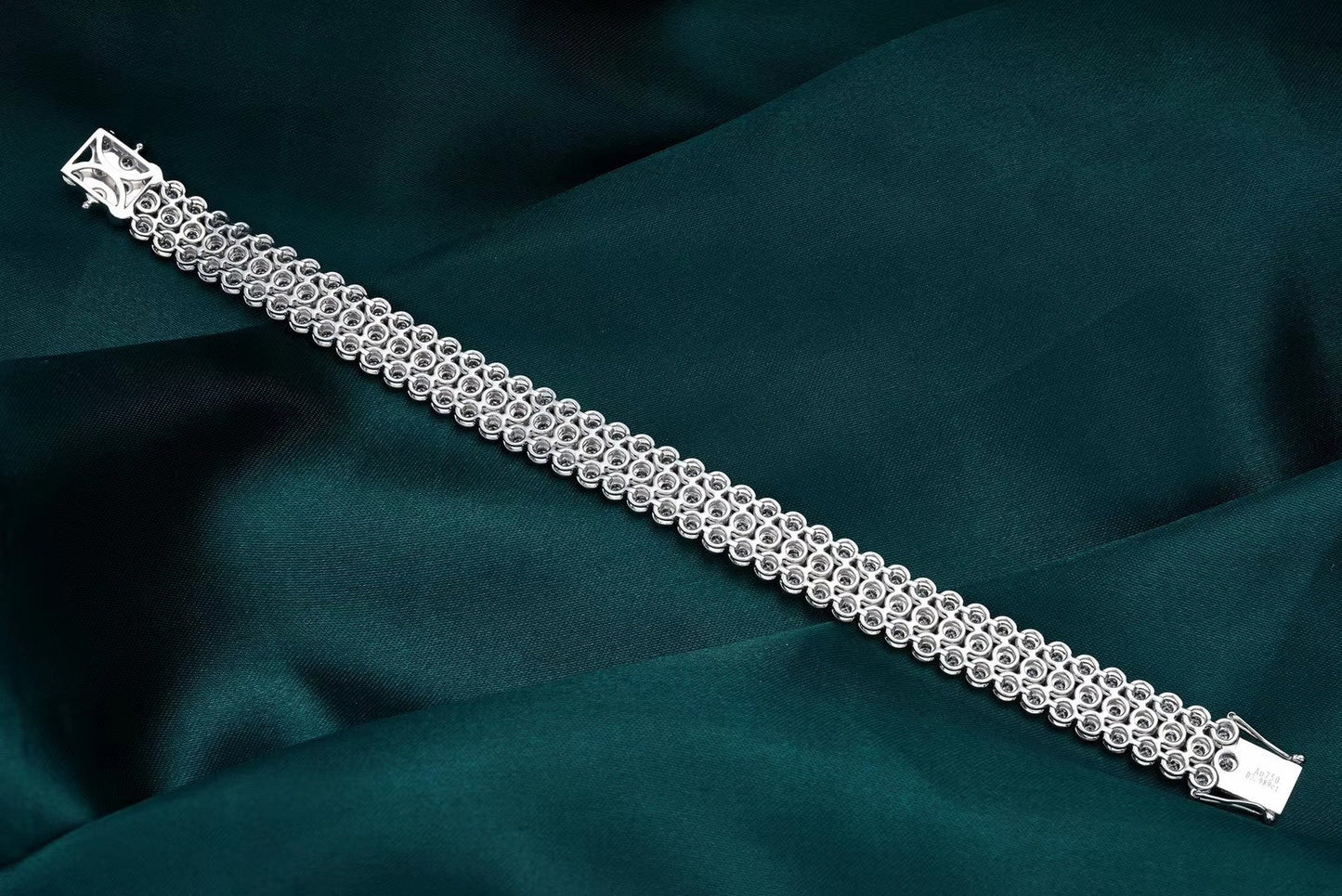 Luxurious Round Diamond Bracelet - Premium Jewelry - White Diamond Bracelet