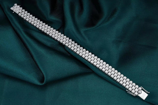 Luxurious Round Diamond Bracelet - Premium Jewelry - White Diamond Bracelet