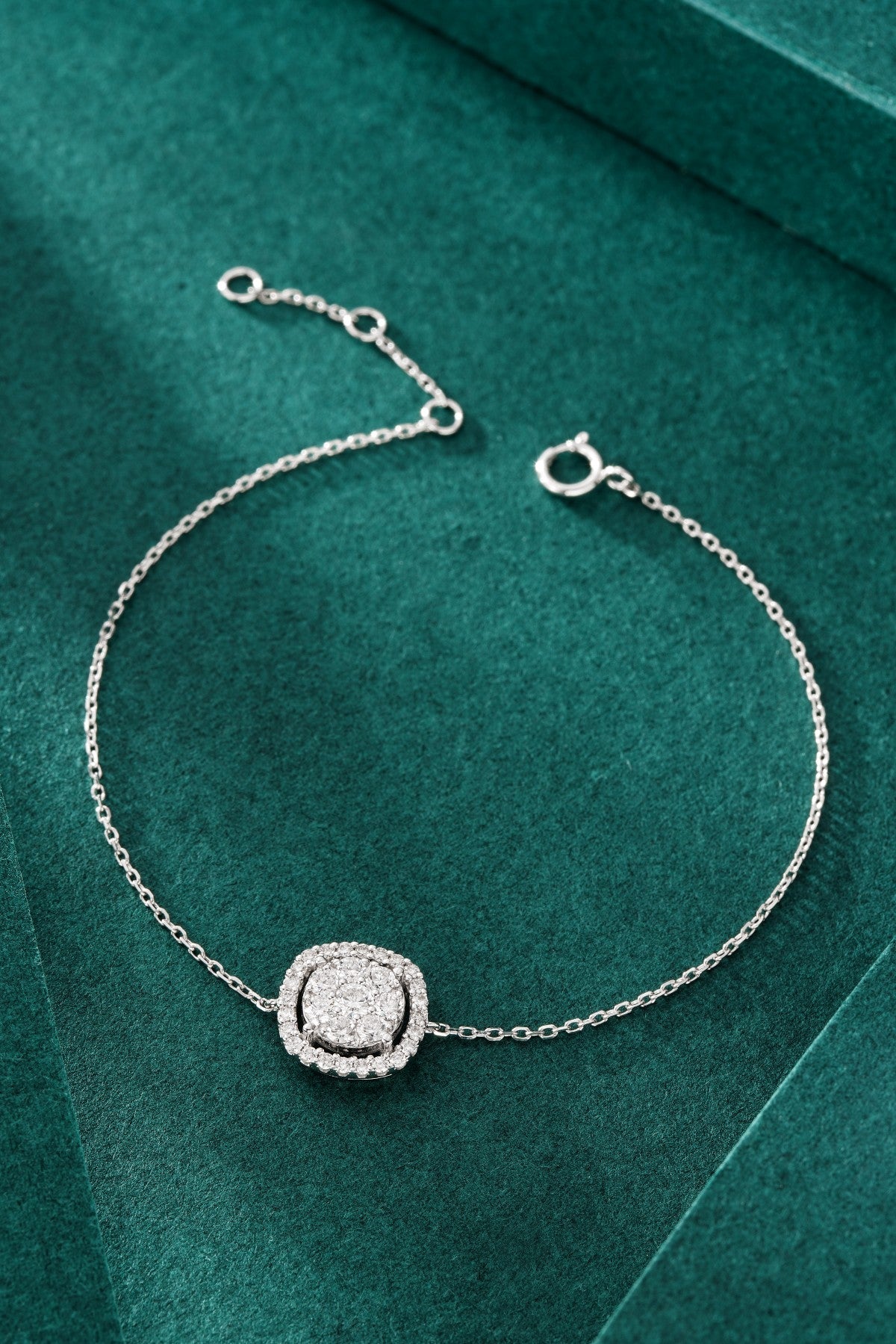 Luxurious Seven-Stone Diamond Bracelet - Premium Jewelry - White Diamond Bracelet