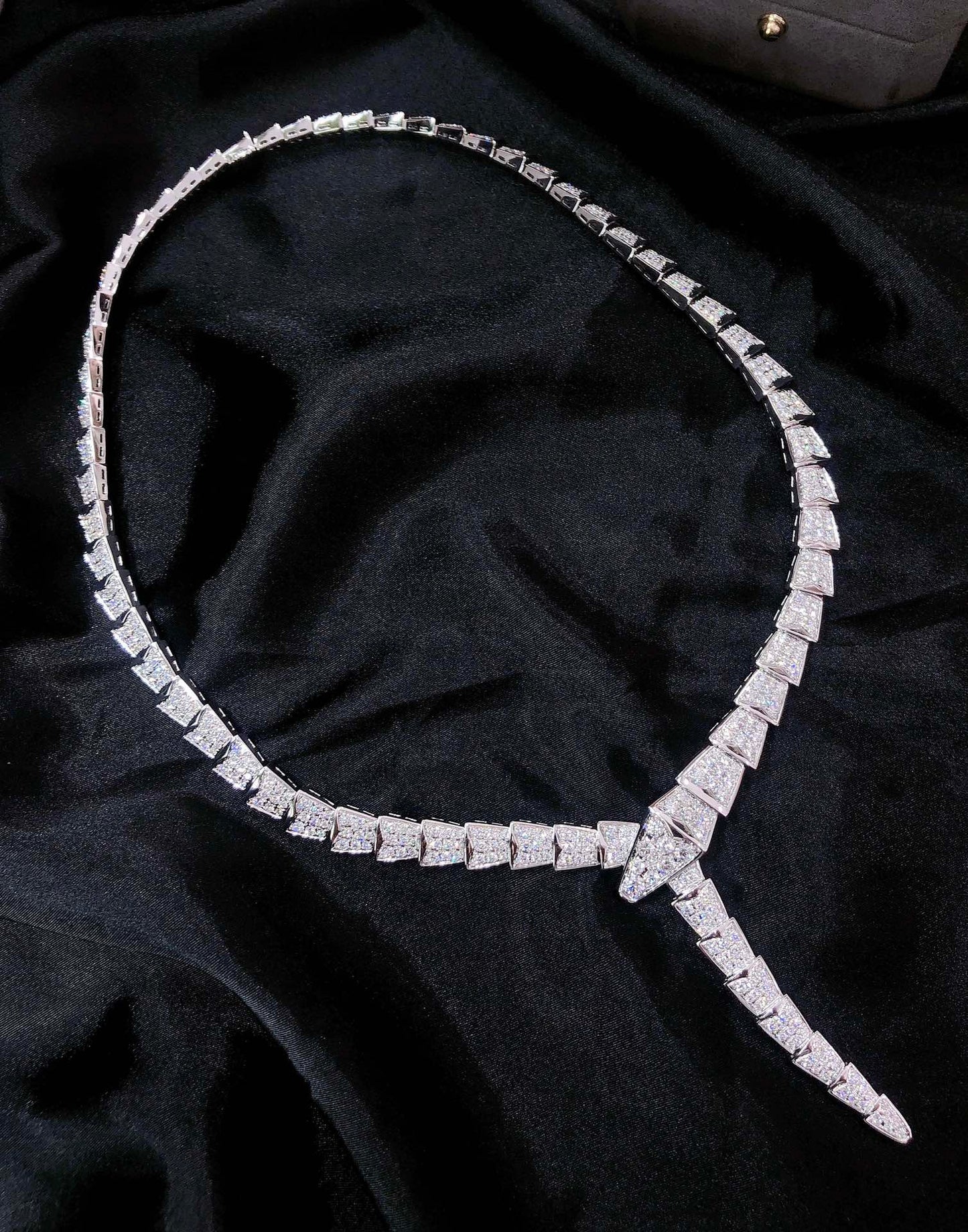 Luxurious Snake-Shaped Pendant Necklace - Premium Jewelry - White Diamond Necklace