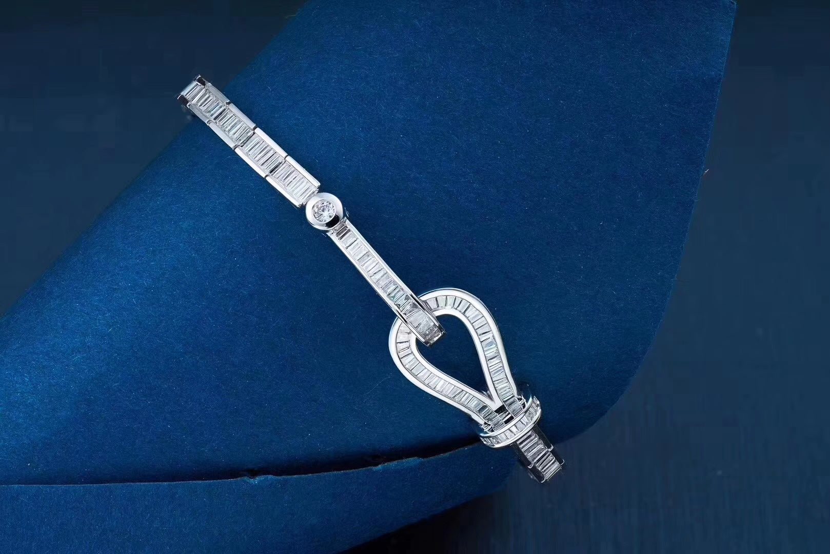 Luxurious T-Square Double-Clasp Diamond Jewelry - White Diamond Bracelet