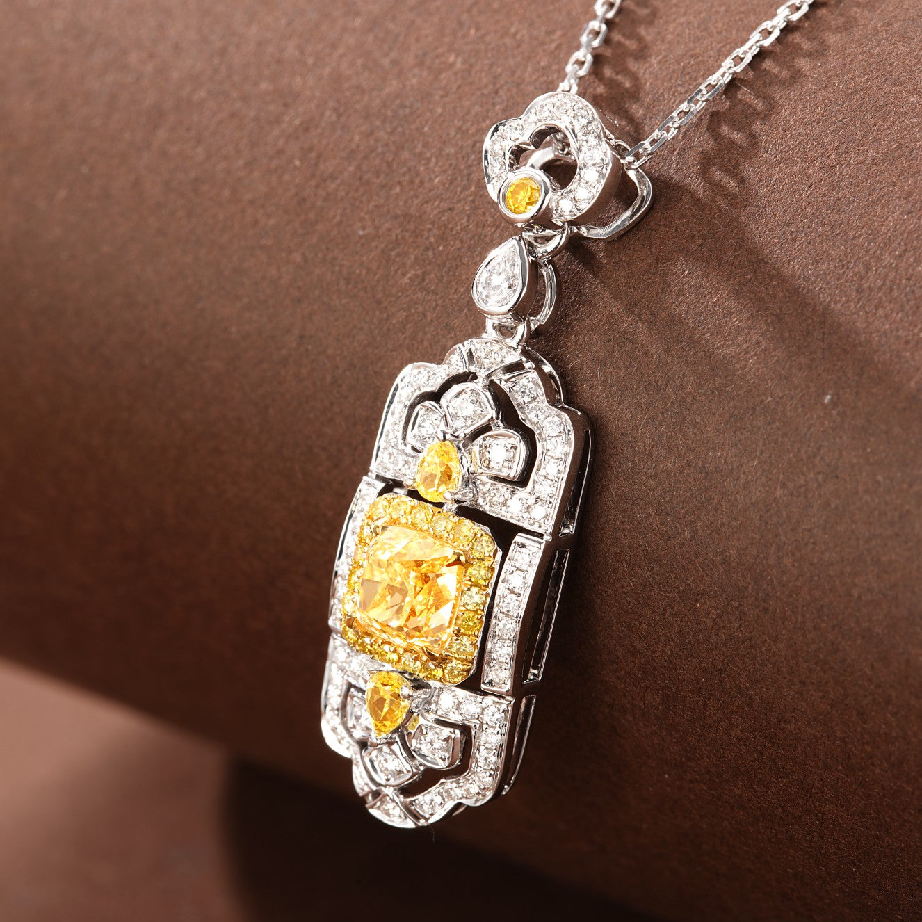 Luxurious Yellow Diamond Court Pendant Jewelry - Yellow Diamond Pendant