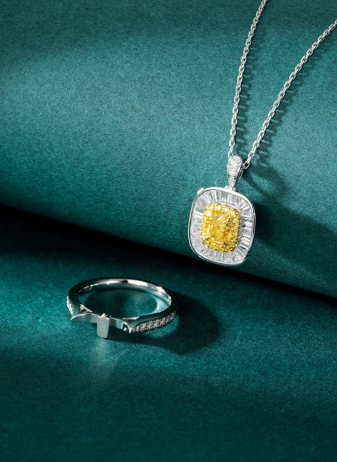 Luxury Cushion-Cut T-Shape Ring/Pendant Jewelry - Two-Wear Design - Yellow Diamond Ring