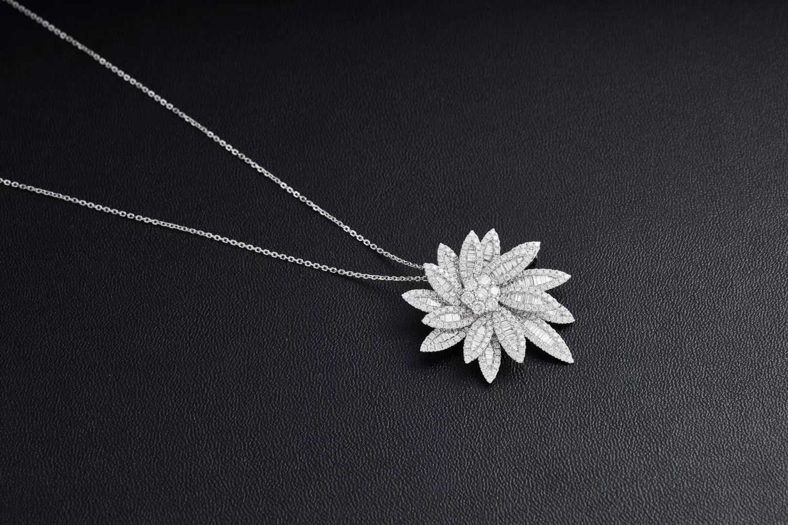 Maple Leaf Brooch Jewelry - Elegant and Unique Piece - White Diamond Pendant