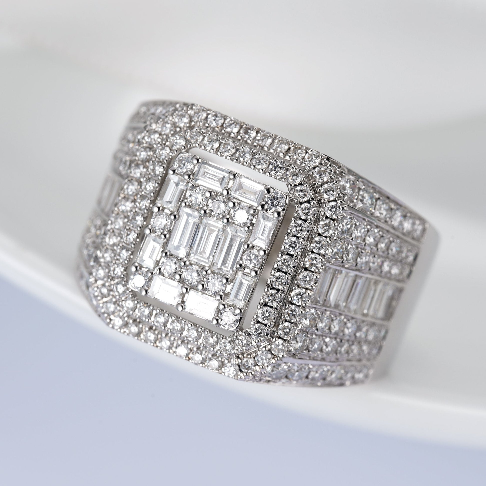 Men’s Diamond Ring - Luxurious Jewelry Piece - White Diamond Ring