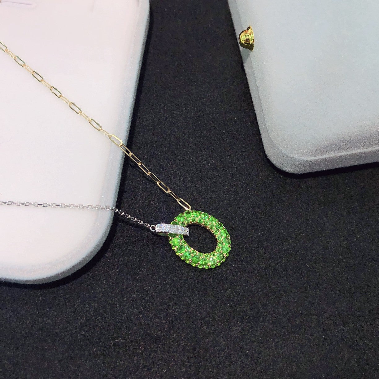 O-Shaped AB Chain Pendant with Color-Separated Tsavorite - Fine Jewelry - Chevrolet pendant