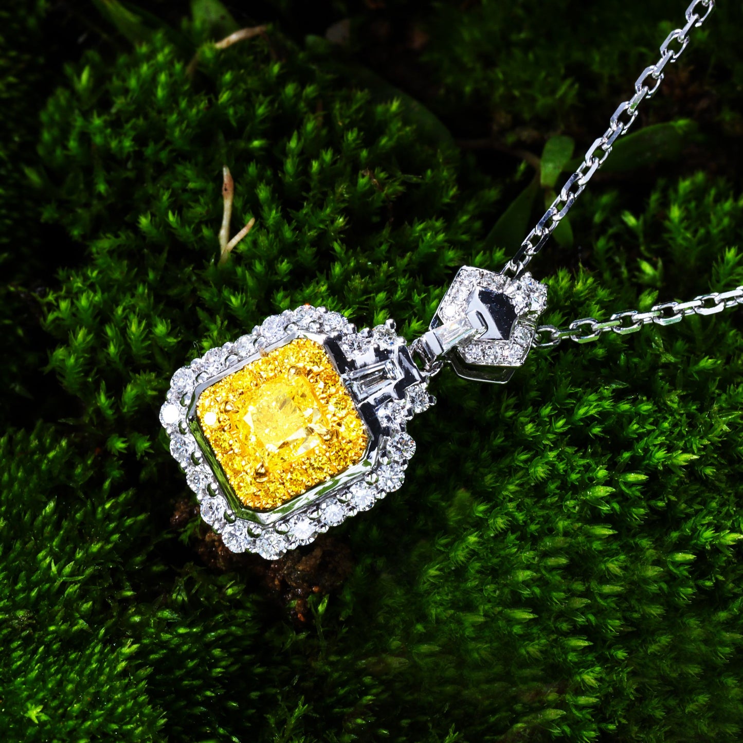 Pillow-Shaped Pendant in Elegant Design - Premium Jewelry - Yellow Diamond Pendant