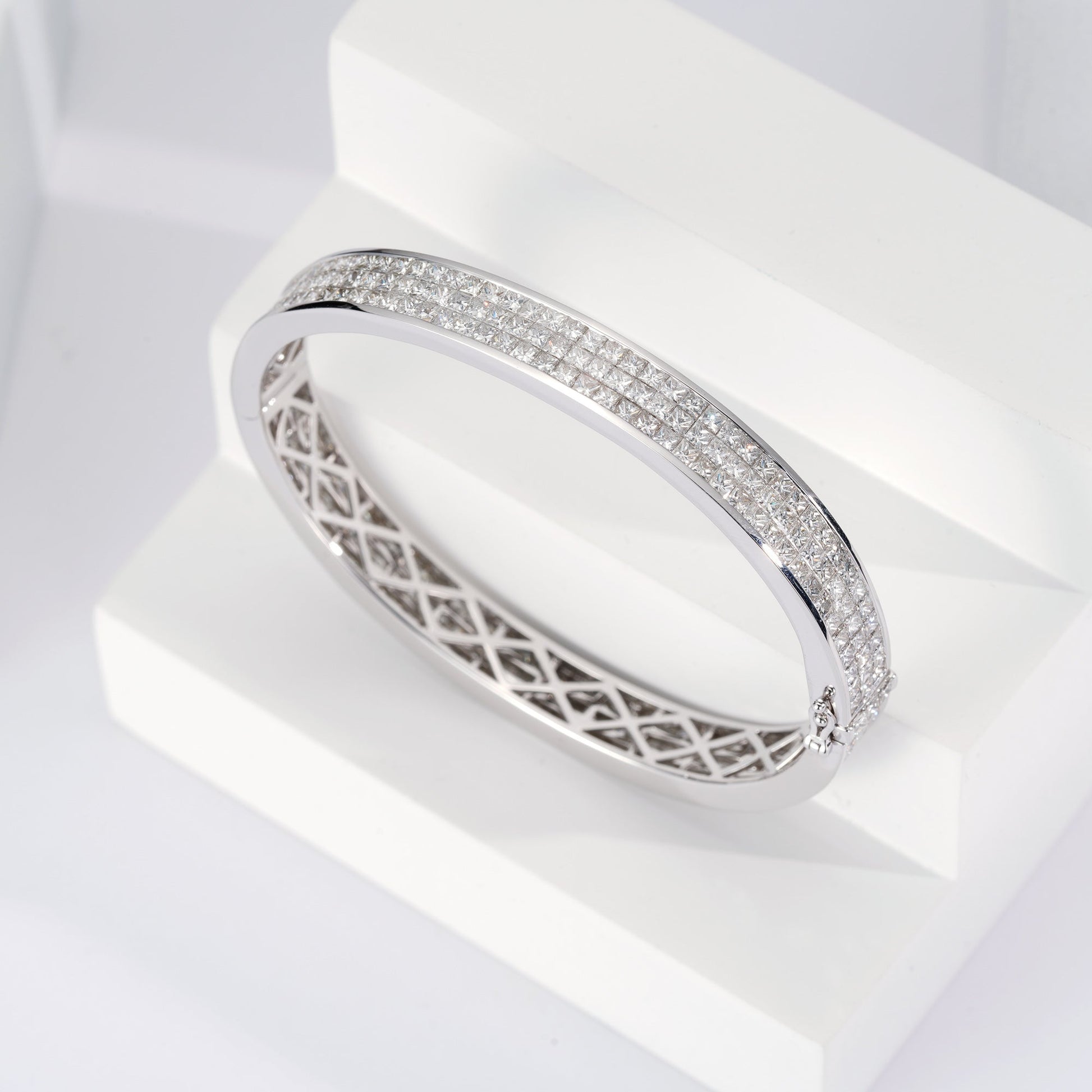 Princess-Cut Edgeless Bracelet - Premium Jewelry Collection - White Diamond Bracelet