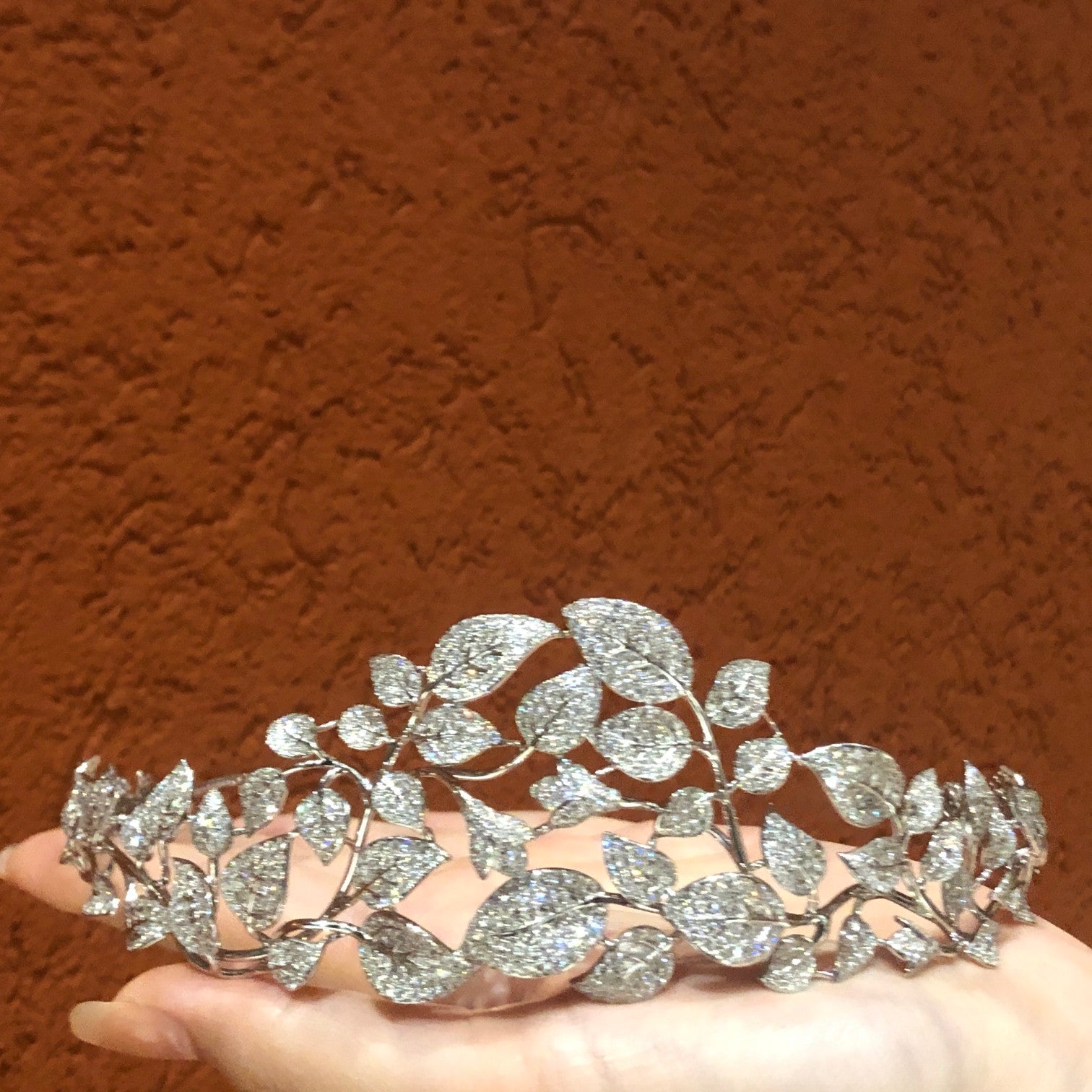 Queen’s Crown Jewelry: Dazzling Diamond Centerpiece - crown