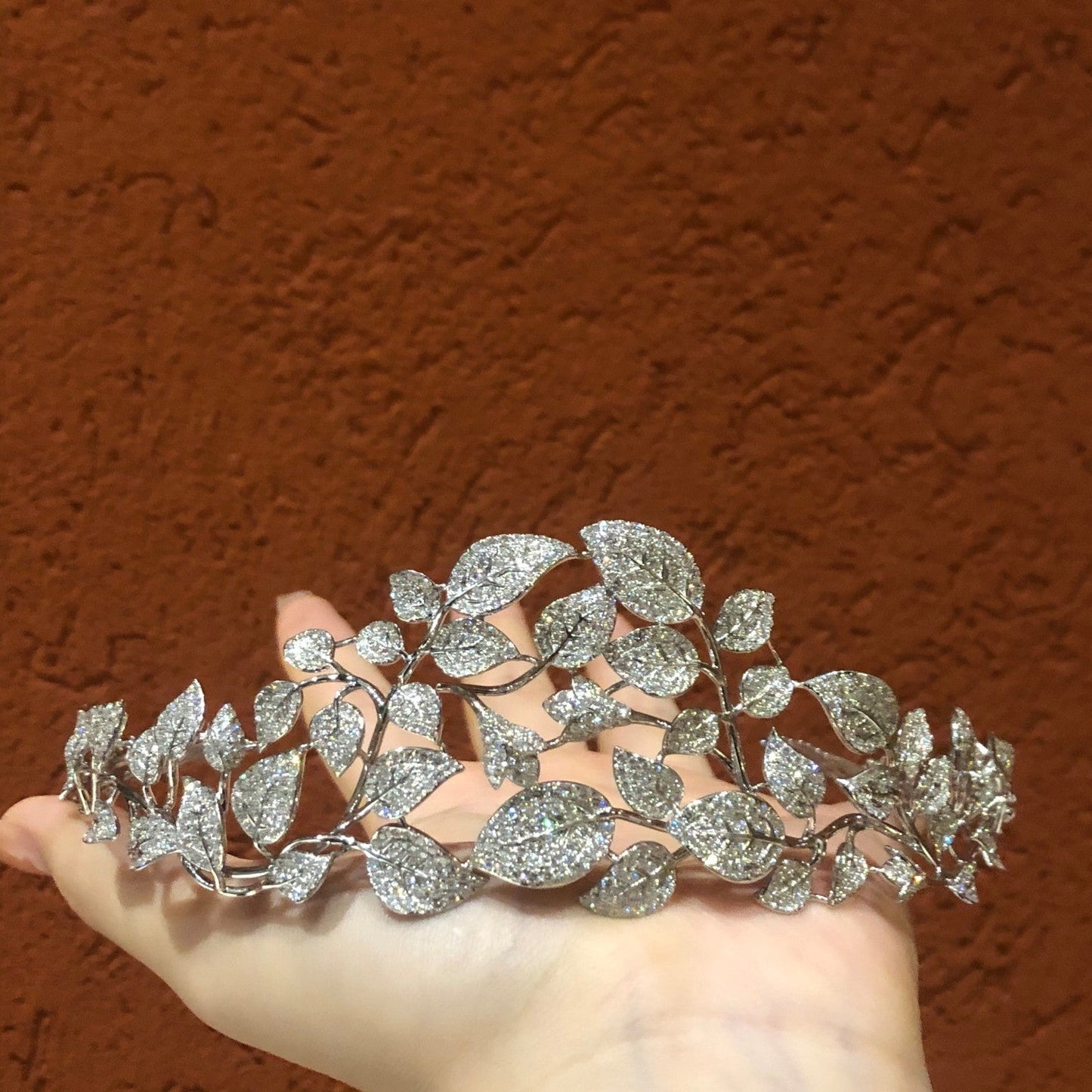 Queen’s Crown Jewelry: Dazzling Diamond Centerpiece - crown