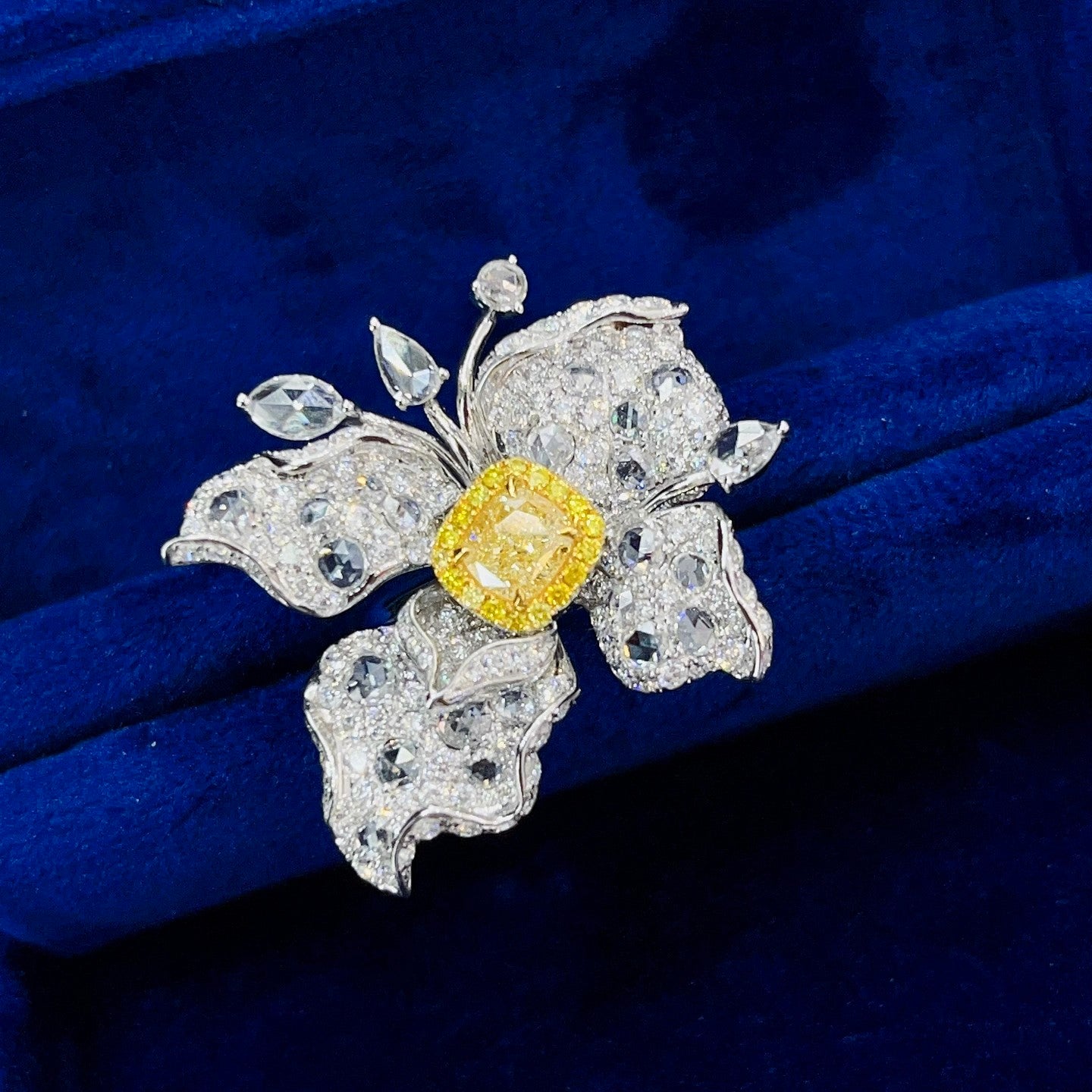 Rose Butterfly Diamond Ring - Luxurious Jewelry Piece - Yellow Diamond Ring